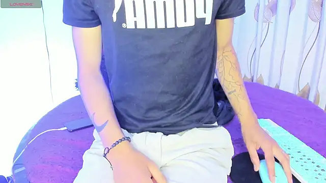 elena and derek online show from December 20, 10:38 am