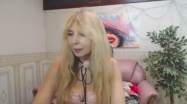 Snapshot of Anna_Diax chatting on January 22, 3:29 pm Anna Diax online show from January 22, 3:29 pm