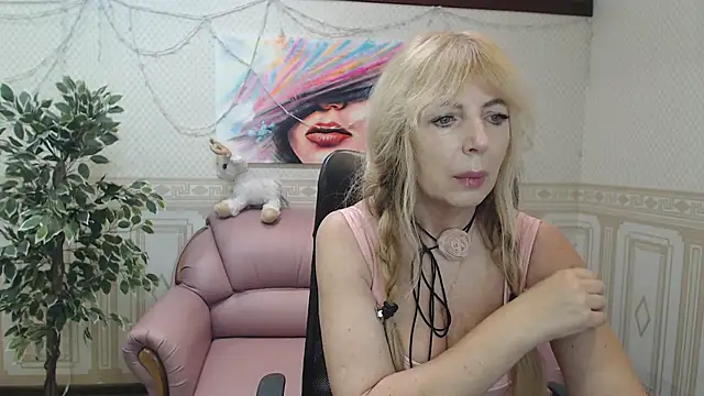 Snapshot of Anna_Diax chatting on January 30, 12:37 pm Anna Diax online show from January 30, 12:37 pm