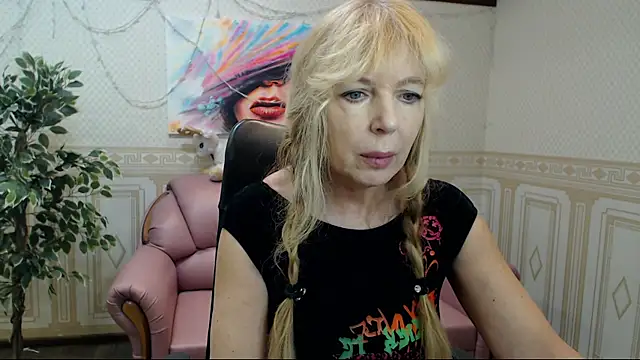 Snapshot of Anna_Diax chatting on February 5, 12:38 pm Anna Diax online show from February 5, 12:38 pm