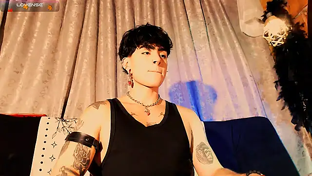 Snapshot of Mathew_stardust chatting on October 4, 11:47 pm Mathew stardust online show from October 4, 11:47 pm