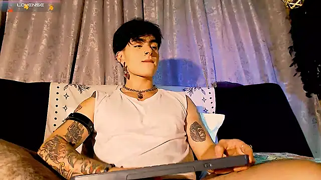 Snapshot of Mathew_stardust chatting on October 10, 12:20 am Mathew stardust online show from October 10, 12:20 am