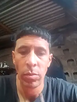 Snapshot of ElBati492 chatting on October 29, 8:21 pm ElBati492 online show from October 29, 8:21 pm