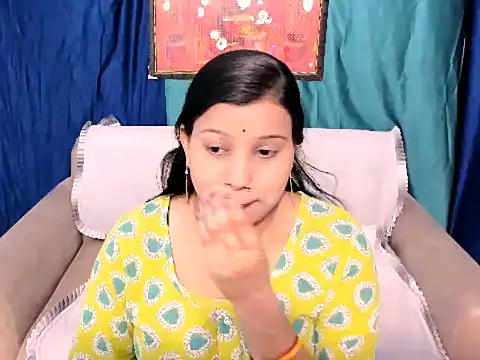 kendracox21 online show from April 14, 4:07 am