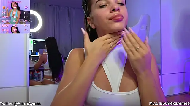 AlexaAimee online show from December 22, 9:55 am