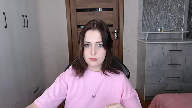 Kristy-Max online show from November 15, 6:04 pm