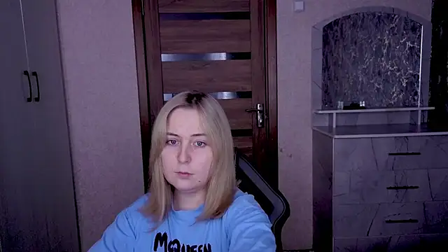 Kristy-Max online show from February 17, 8:48 pm