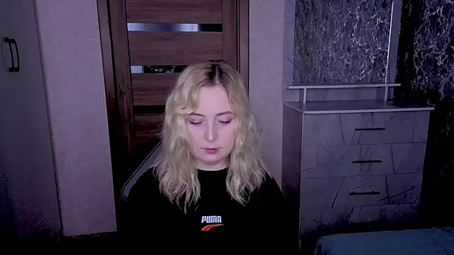 Kristy-Max online show from May 19, 9:10 pm