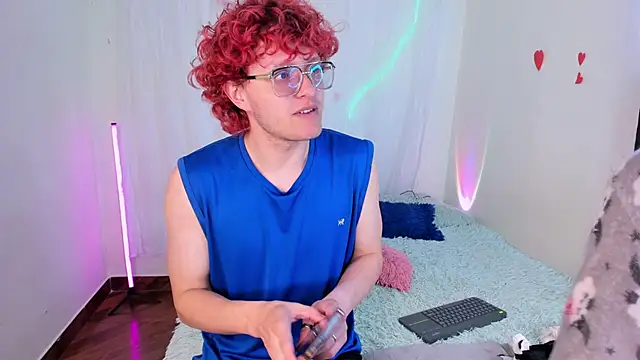 Snapshot of CelesteXCute chatting on December 19, 2:13 pm CelesteXCute online show from December 19, 2:13 pm