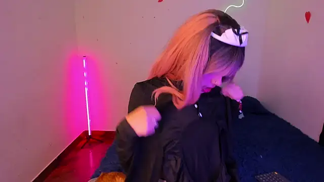 Snapshot of CelesteXCute chatting on January 10, 11:42 pm CelesteXCute online show from January 10, 11:42 pm