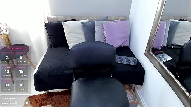  EmilyJireh  online show from January 5, 5:41 pm