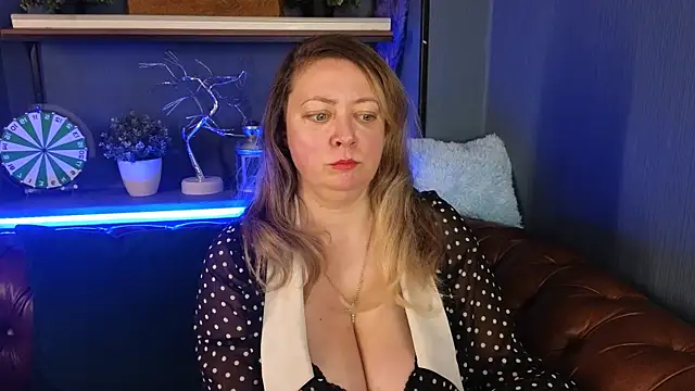 JesiaFoxi online show from January 4, 12:27 pm