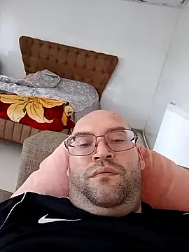 Snapshot of 0777edi chatting on March 19, 10:44 am 0777edi online show from March 19, 10:44 am