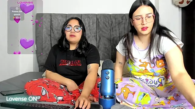 maddie-and-chelsea- online show from July 1, 2:40 pm