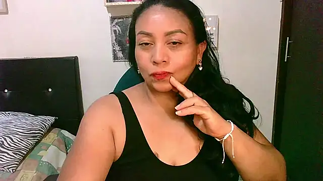 zaray bella online show from May 19, 9:32 pm