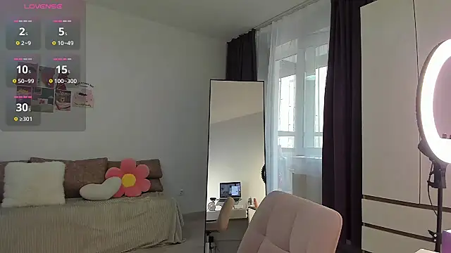  cometoseeme  online show from July 1, 4:07 pm