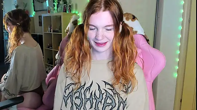 Sunny Elly online show from October 12, 8:24 am