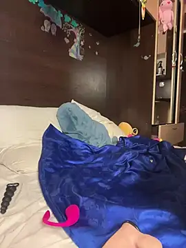 lonelycrystal online show from January 7, 7:59 pm