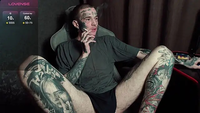 lonelycrystal online show from October 28, 9:17 pm