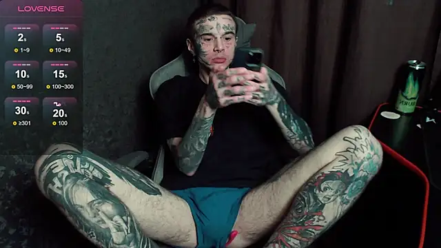 lonelycrystal online show from November 30, 3:05 pm