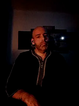 Snapshot of medioarabemediogypsi chatting on March 14, 12:39 am medioarabemediogypsi online show from March 14, 12:39 am