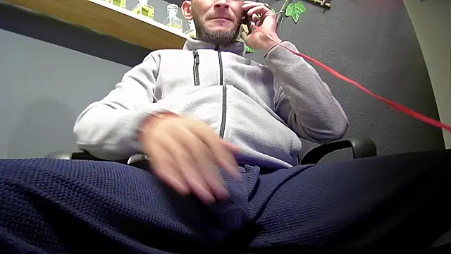 hardbigcock16 online show from October 16, 6:36 am