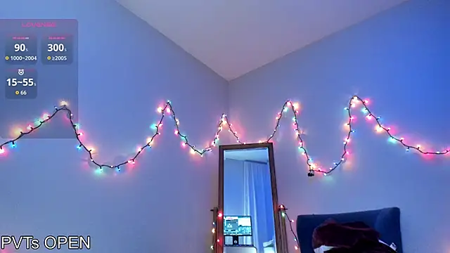 Peaches N Kreme online show from December 1, 3:33 am