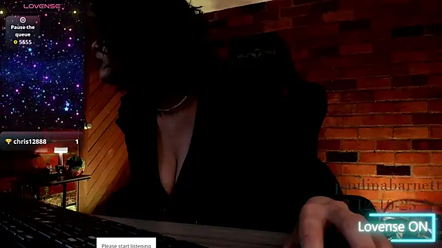 paulinabarnett- online show from October 12, 6:07 pm