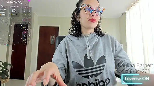 paulinabarnett- online show from April 8, 3:56 pm