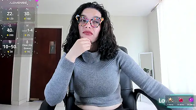 paulinabarnett- online show from June 26, 3:05 pm