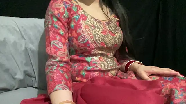 couple horne online show from April 17, 9:51 pm