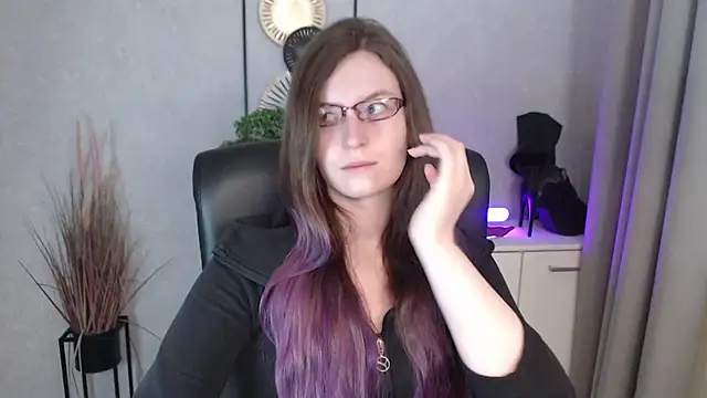 Snapshot of emmaxDelight chatting on November 20, 7:19 am emmaxDelight online show from November 20, 7:19 am