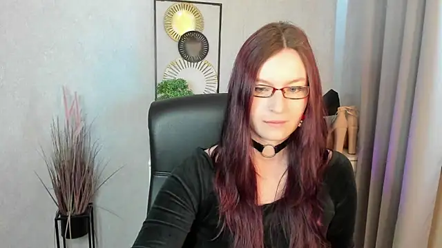 Snapshot of emmaxDelight chatting on May 29, 5:27 am emmaxDelight online show from May 29, 5:27 am