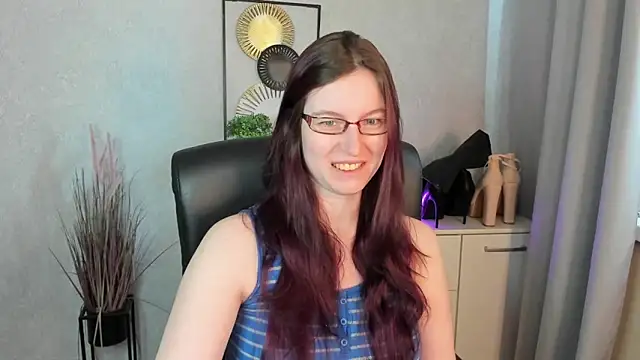 Snapshot of emmaxDelight chatting on June 1, 5:20 am emmaxDelight online show from June 1, 5:20 am