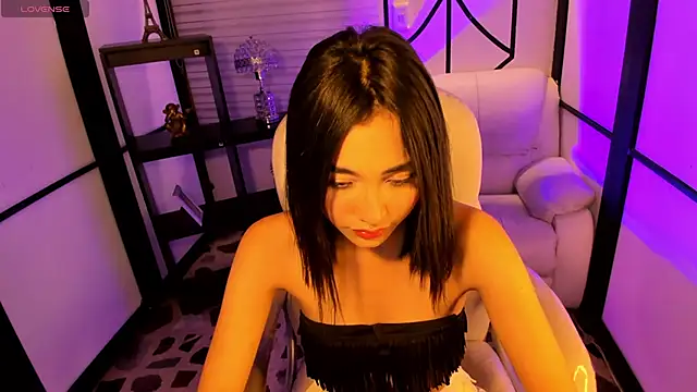 Snapshot of lilithTeen1_ chatting on December 21, 7:35 am lilithTeen1 online show from December 21, 7:35 am