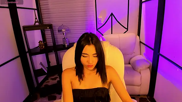 Snapshot of lilithTeen1_ chatting on December 21, 10:39 am lilithTeen1 online show from December 21, 10:39 am