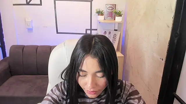 Snapshot of lilithTeen1_ chatting on March 12, 9:55 am lilithTeen1 online show from March 12, 9:55 am