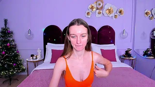 Snapshot of AshleyMillsss chatting on December 13, 7:15 am AshleyMillsss online show from December 13, 7:15 am