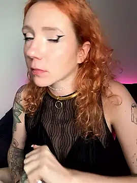 Snapshot of alt_cutie chatting on October 15, 3:23 pm alt cutie online show from October 15, 3:23 pm