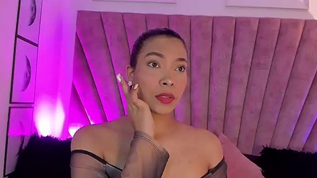 KarolRojas  online show from October 24, 3:25 am