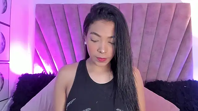 KarolRojas  online show from October 25, 3:25 am