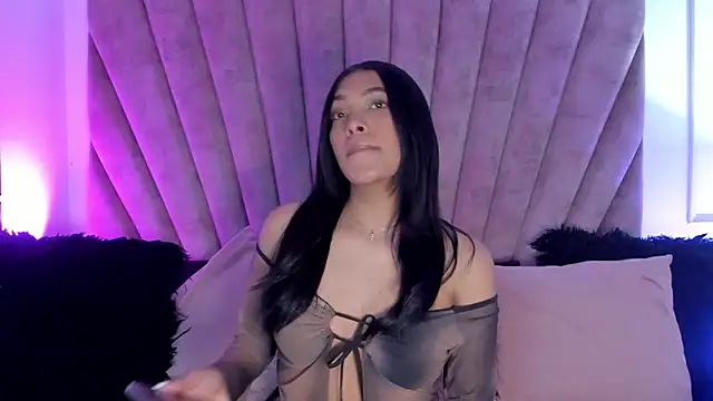 KarolRojas  online show from November 1, 1:35 pm