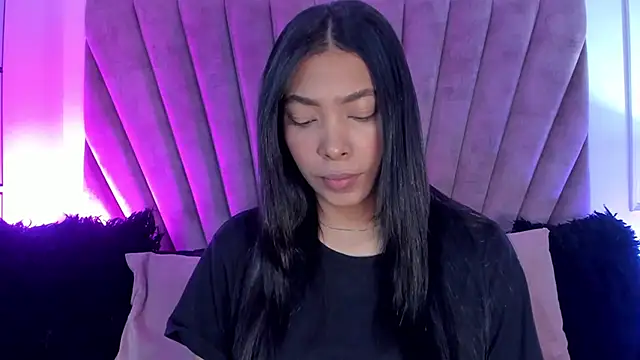 KarolRojas  online show from November 7, 11:21 am