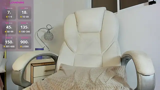 JenyWells online show from December 10, 9:44 am