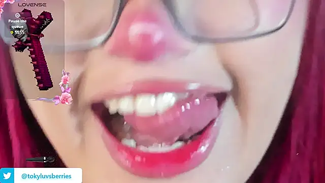 Snapshot of toky_doll chatting on January 9, 9:26 pm toky doll online show from January 9, 9:26 pm