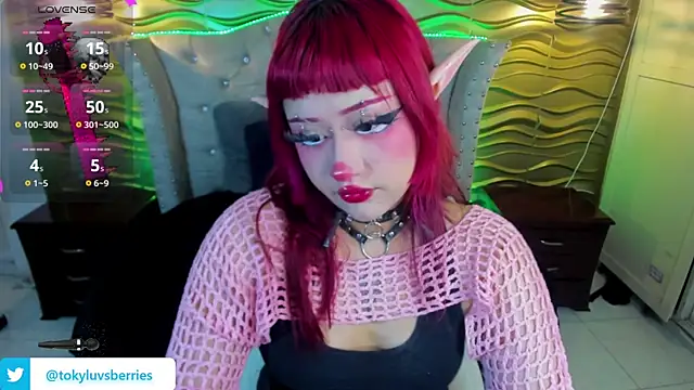 Snapshot of toky_doll chatting on January 28, 7:53 pm toky doll online show from January 28, 7:53 pm
