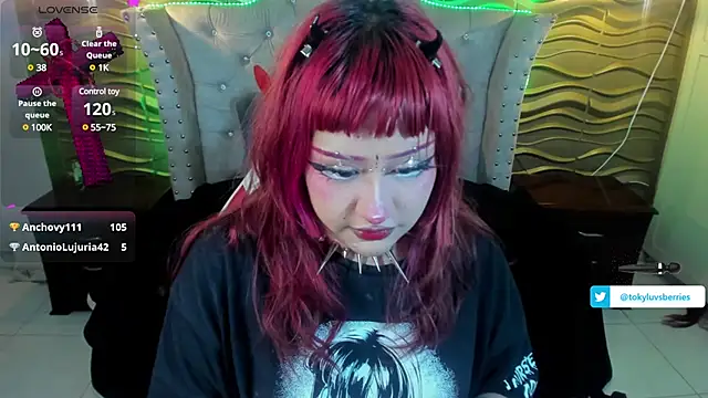 Snapshot of toky_doll chatting on February 11, 11:12 pm toky doll online show from February 11, 11:12 pm