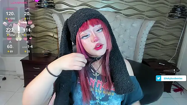 Snapshot of toky_doll chatting on February 25, 7:58 pm toky doll online show from February 25, 7:58 pm