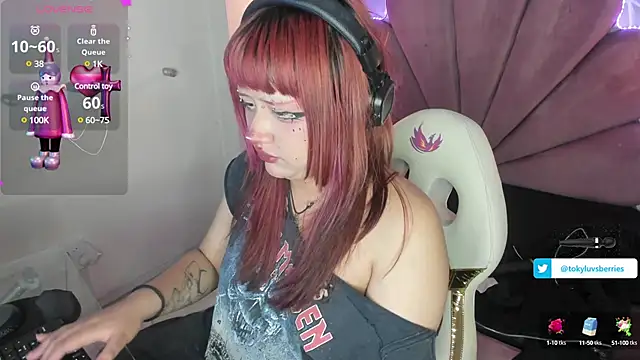 Snapshot of toky_doll chatting on February 26, 7:38 pm toky doll online show from February 26, 7:38 pm