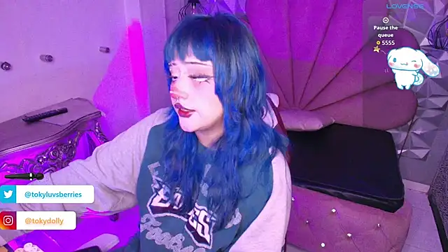Snapshot of toky_doll chatting on September 21, 10:11 pm toky doll online show from September 21, 10:11 pm